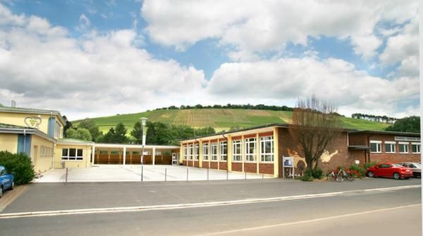 Gebäude Mandelberg-Grundschule Dertingen Gebäude Mandelberg-Grundschule Dertingen