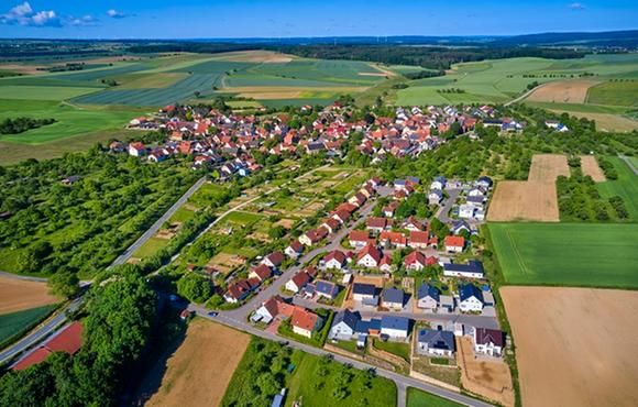 Luftbild der Ortschaft Sachsenhausen